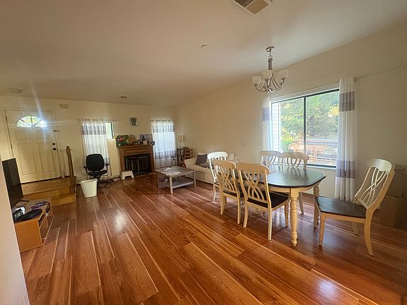3rd image of 998 La Mesa Ter #1