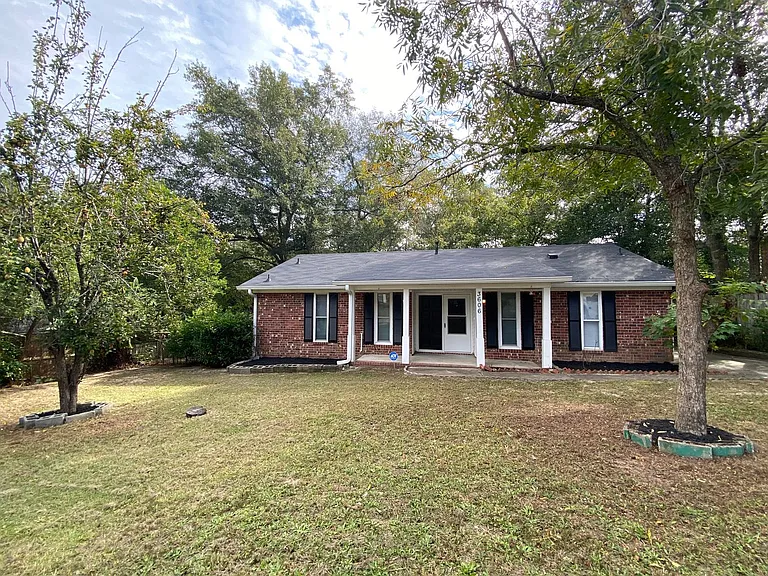 3606 Quail Hollow Dr — Photo 3