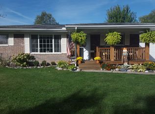 50025 Vinecrest Ln, Chesterfield, MI 48047