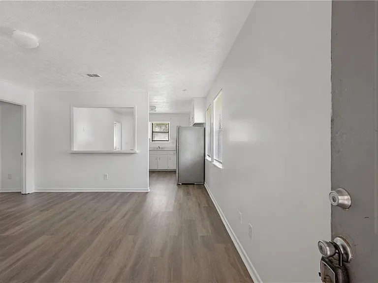 233 Tanglewood Dr #B — Photo 3