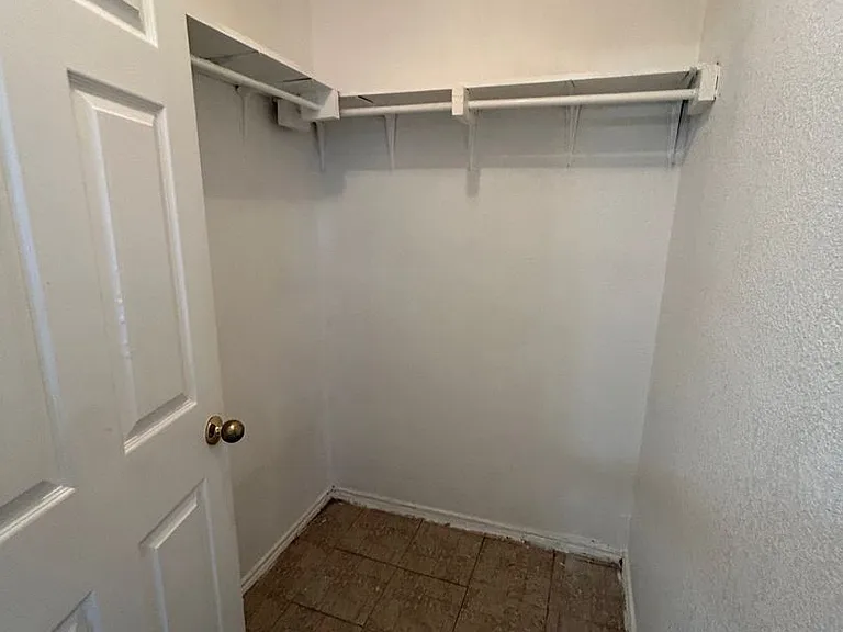 319 Noria St — Photo 9