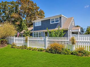 517 Waverly Ave, Patchogue, NY 11772