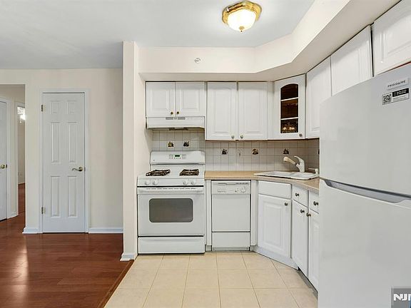 4th image of 1419 Faulkner Ct