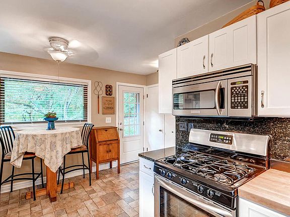 3rd image of 806 89th Ave NE