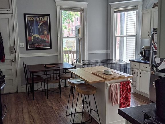 3rd image of 3119 N Paulina St #2F