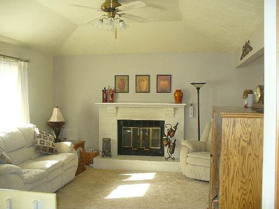 5th image of 2010 Morrie Dr