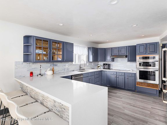 4th image of 902 Hickory Dr