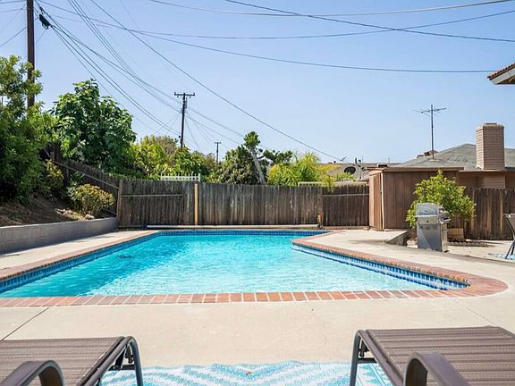 3rd image of 2102 Eadbury Ave