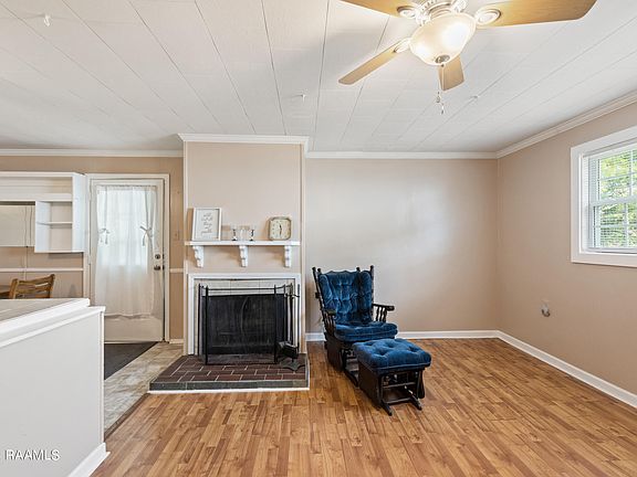 5th image of 585 Becket Dr