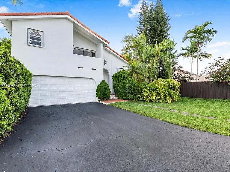6768 SW 104th Ave — Photo 4