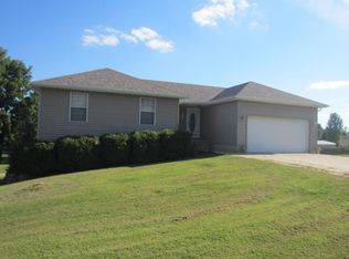 8790 Brookside Cir, Monett, MO 65708