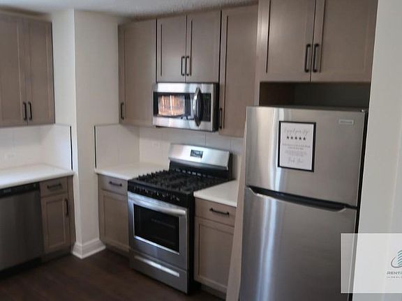 3rd image of 5509.5 N Lincoln Ave #S2