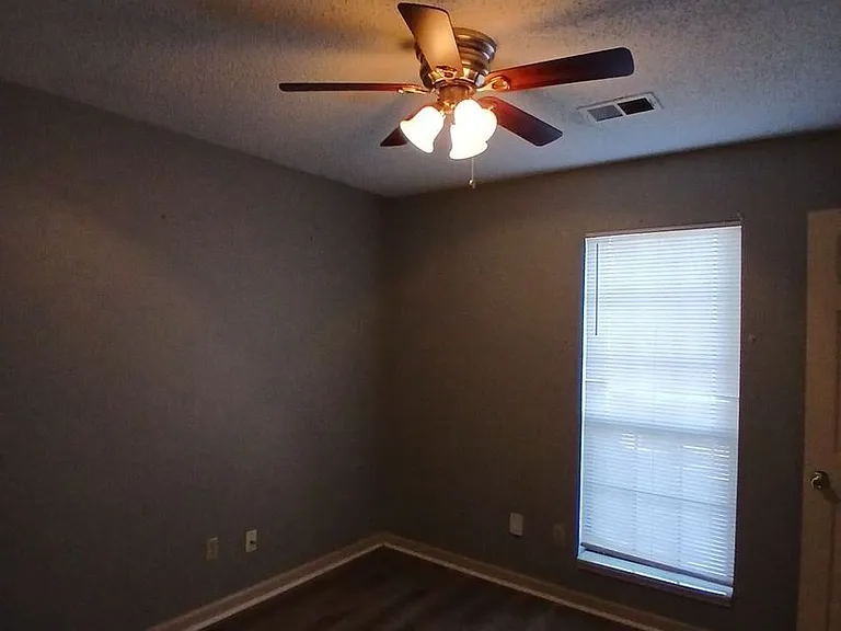 6405 Saginaw Rd — Photo 8