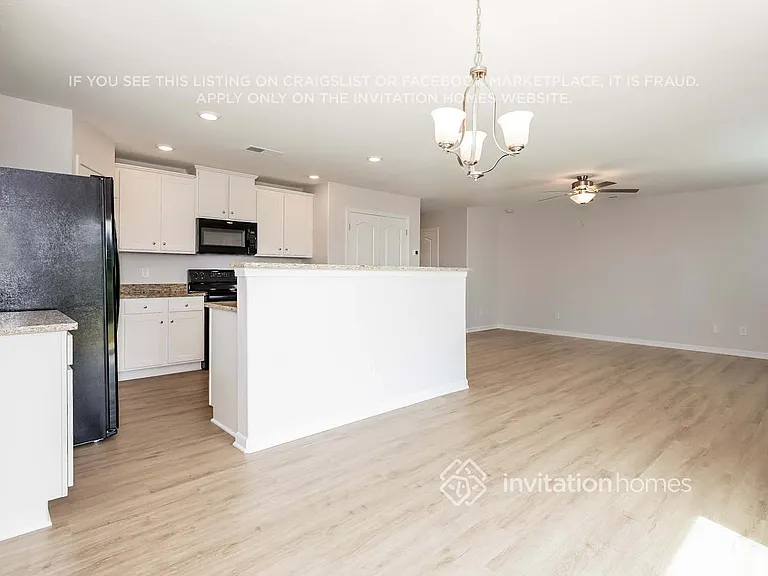 3915 Rosfield Dr — Photo 7