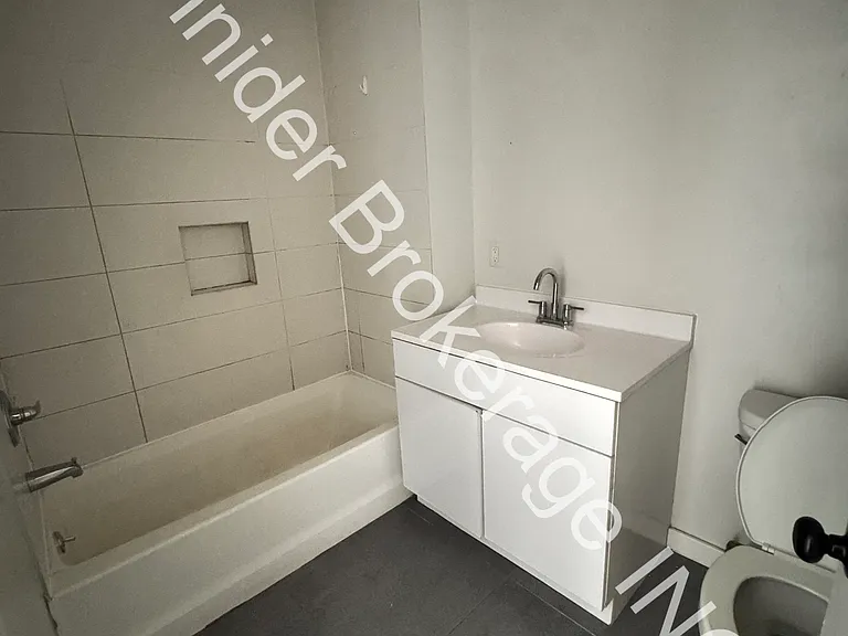 15 Bethune Blvd #101 — Photo 10