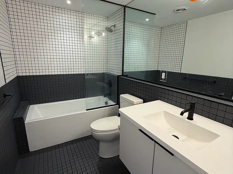 15 Allen St #302 — Photo 16