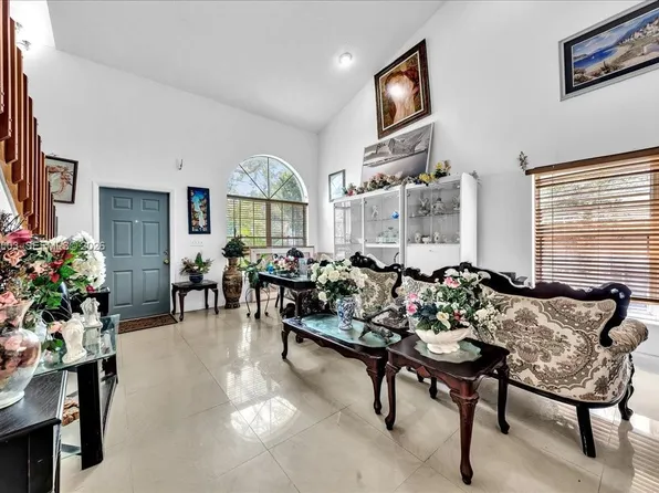 12113 NW 33rd St, Sunrise, FL 33323