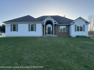 13180 Upton Rd, Bath, MI 48808