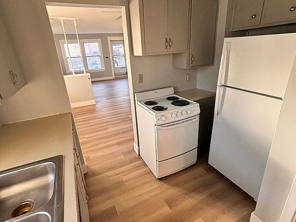 3rd image of 2110 S Patterson St