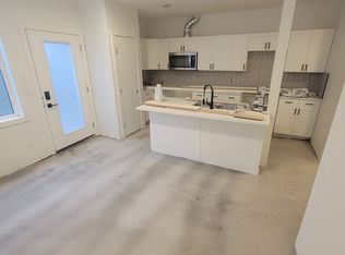 12111 125th St NW #2, Edmonton, AB T5L0S7