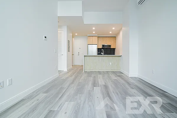 Rented by EXR | media 17