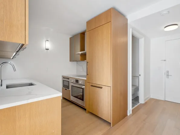 420 East 54th Street image 9 of 40