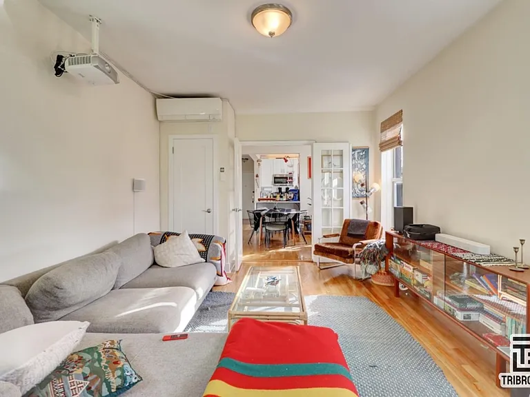 955 Seneca Ave #2R — Photo 1