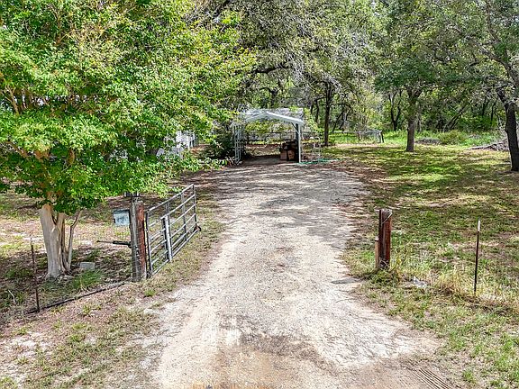 2nd image of 122 OAK VALLEY DR