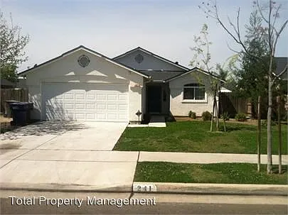 241 Yellowstone St photo 1