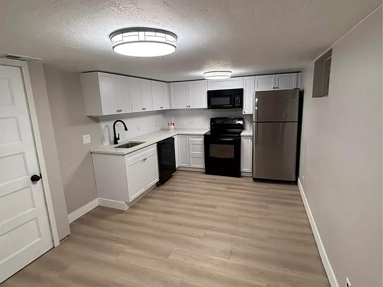 552 E 250 N — Photo 2