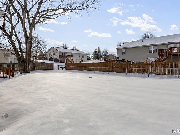 5th image of 114 Ray Lee Dr