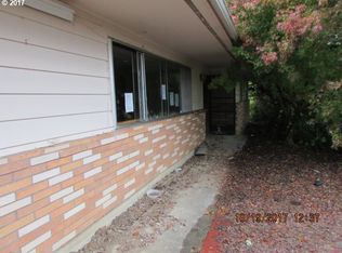 38390 SW Oak Ln, Willamina, OR 97396