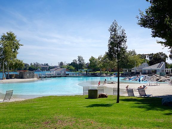 North lake lagoon within walking distance