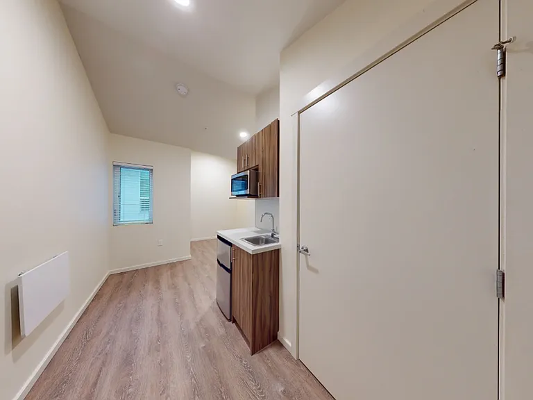 Plaza Apartments — Photo 140