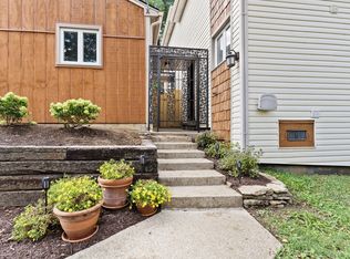 1077 Armstrong Mill Rd, Lexington, KY 40517