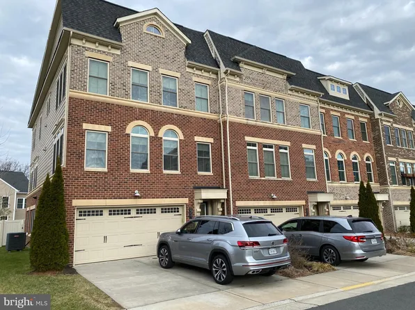 2357 Chadlington Rd, Falls Church, VA 22043