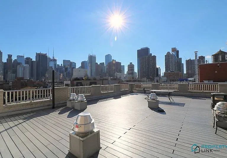 521 W 48th St #2H — Photo 8