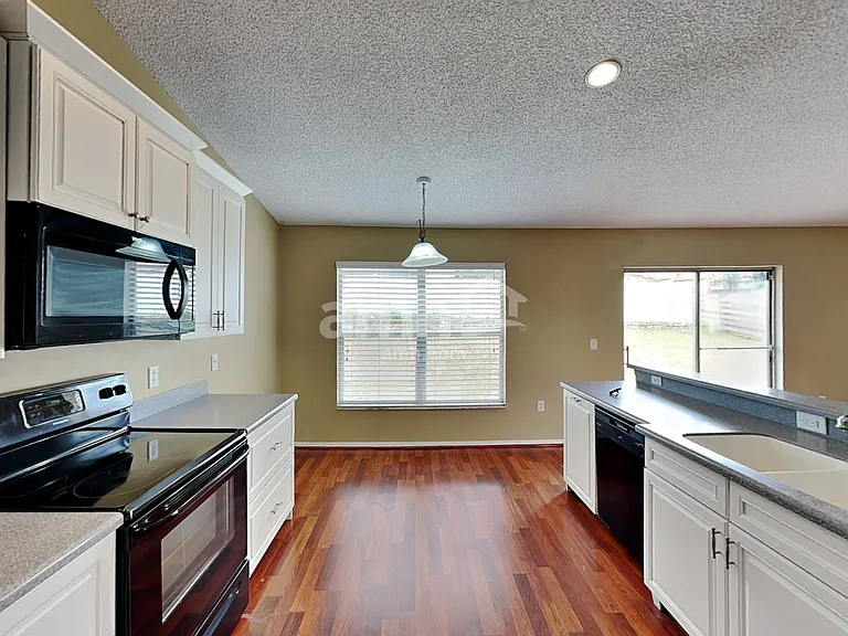 15628 Greater Groves Blvd — Photo 5