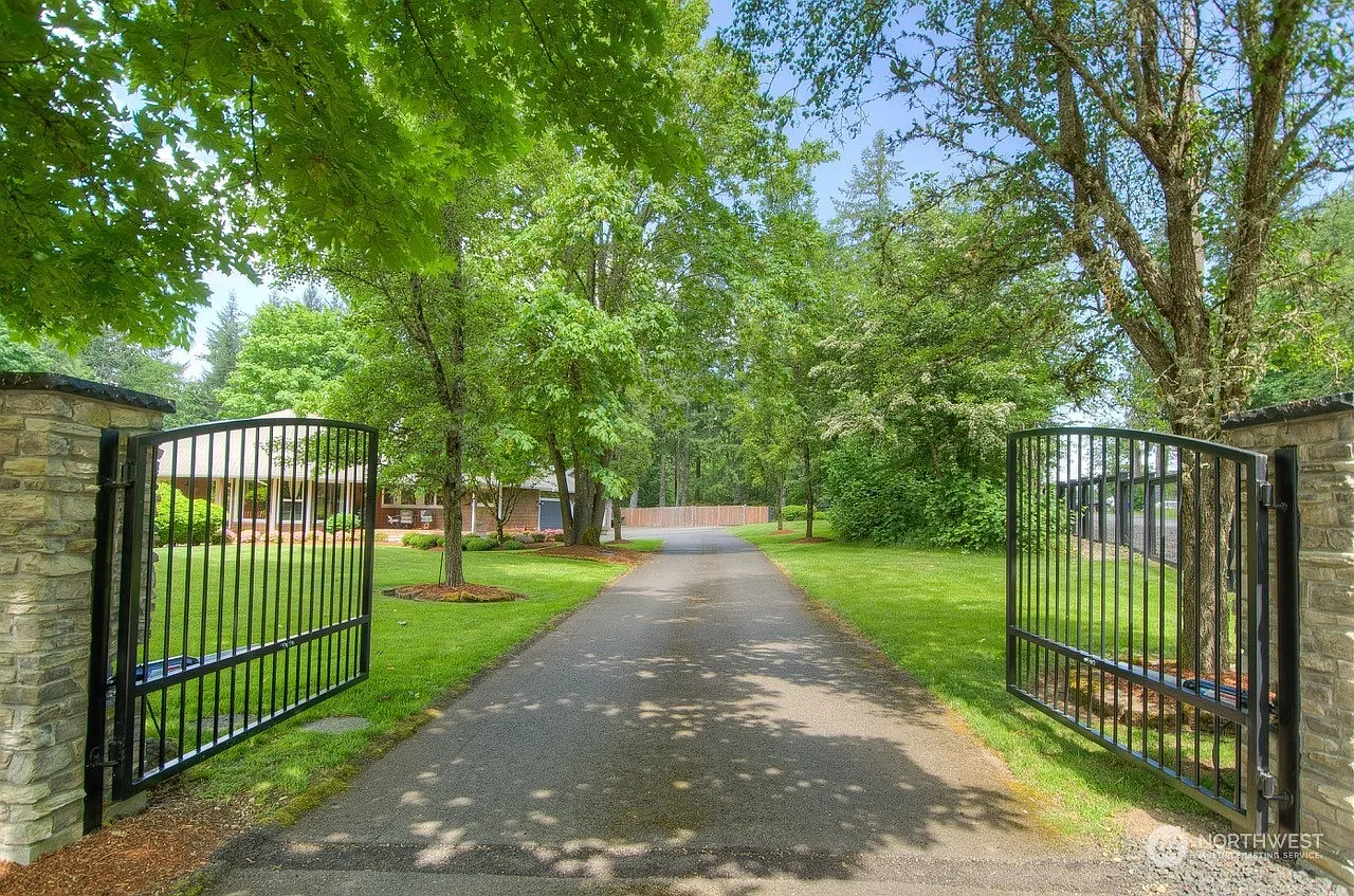 2109 Grove Road NW photo 1
