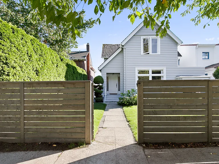 307 W Highland Dr — Photo 4
