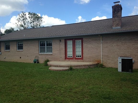 2nd image of 1703 Moses Dr