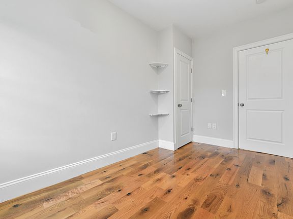 5th image of 155 Chelsea St APT 1