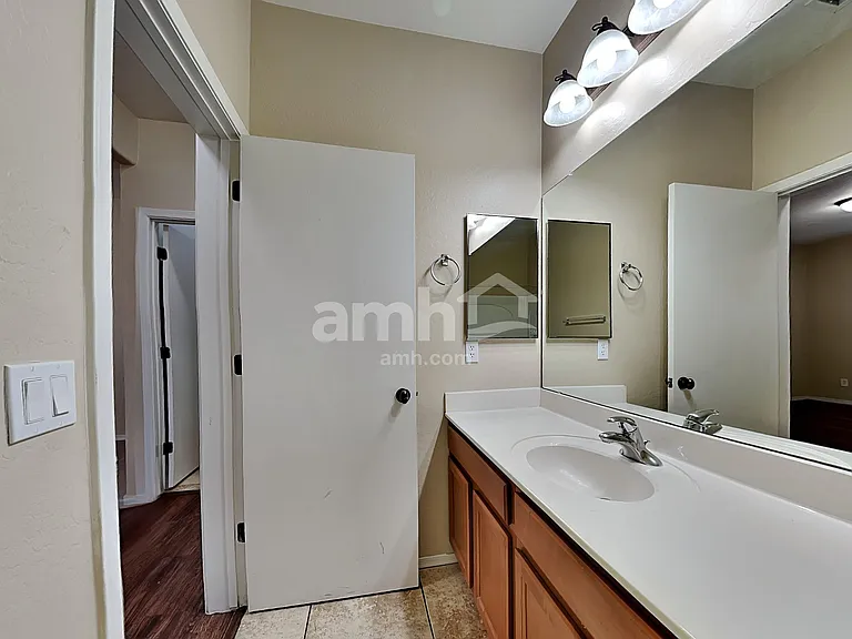 4320 W Burgess Ln — Photo 15