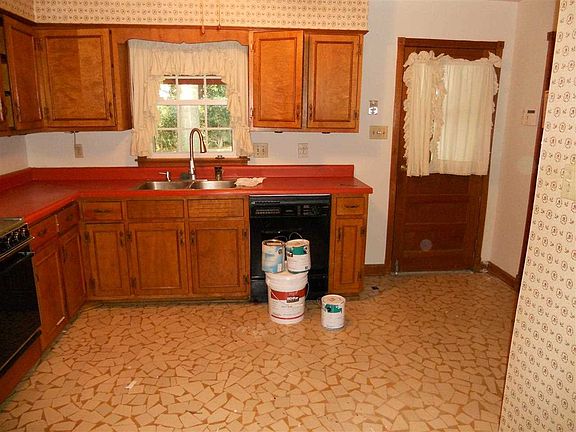 4th image of 3056 Fairborn Dr