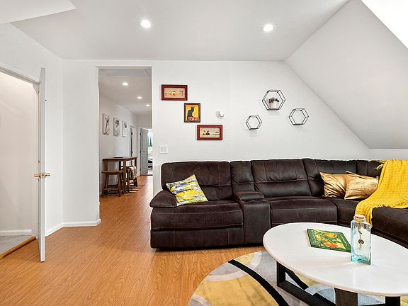 5th image of 2651 Arvia St