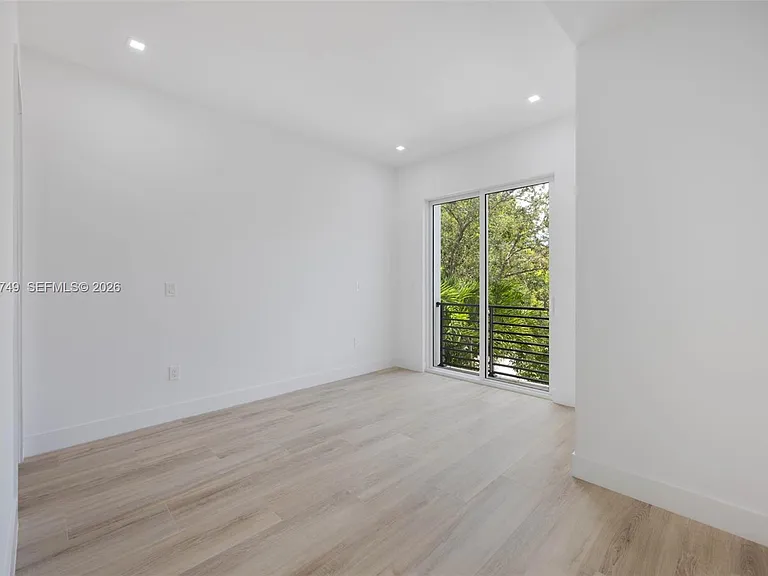 3162 Plaza St — Photo 16