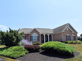6218 Merion Dr, Fayetteville, PA 17222