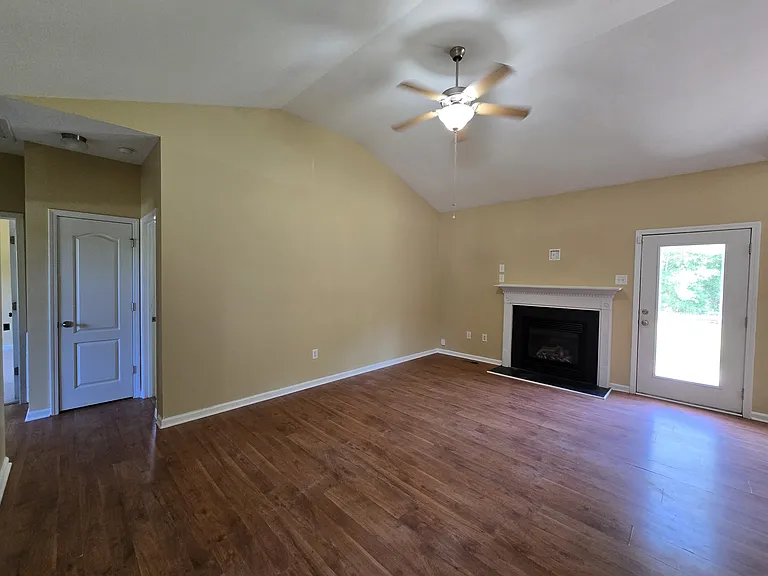 1421 Tawny View Ln — Photo 13