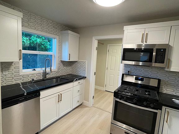 5th image of 111 E St #2