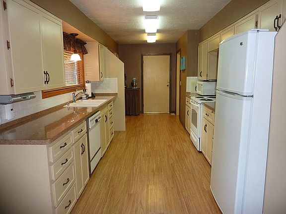 4th image of 4024 N Whitehead St